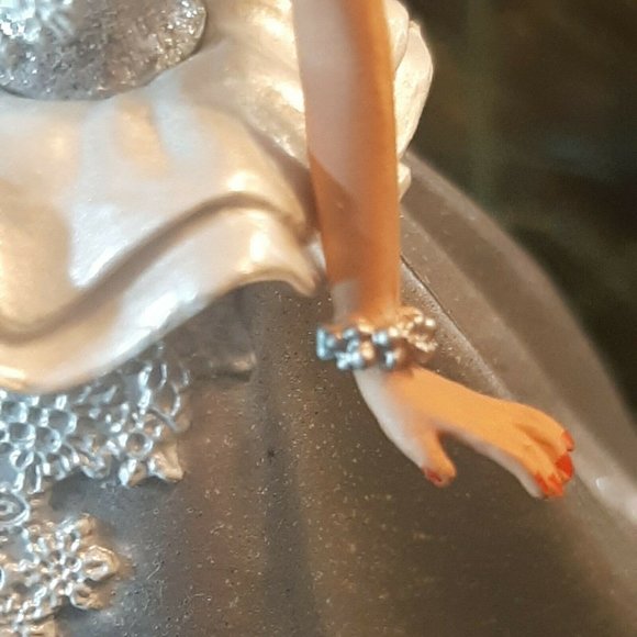 2013 Mattel Barbie Collectors Christmas Ornament Silver Dress in Box - Picture 4 of 12